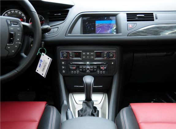 雪铁龙C5 2012款 2.3L 尊贵型 20周年纪念版 中控类   中控台