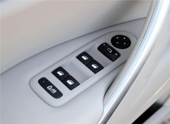 雪铁龙C5 2013款 2.0L 自动尊享型 车厢座椅   门窗控制