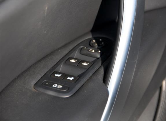 雪铁龙C5 2013款 2.3L 自动尊驭型 车厢座椅   门窗控制
