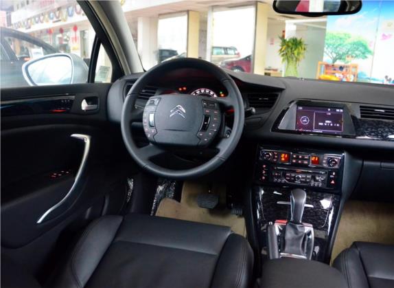 雪铁龙C5 2013款 2.3L 自动尊贵型 中控类   驾驶位