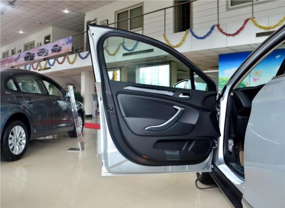 雪铁龙C5 2013款 2.3L 自动尊贵型 车厢座椅   前门板