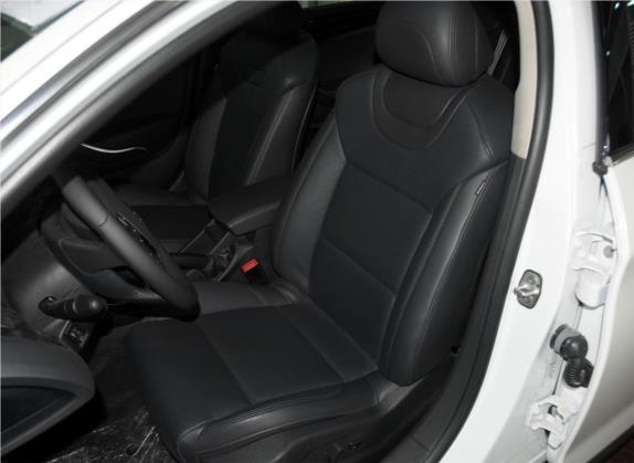 雪铁龙C5 2013款 2.0L 自动悦尚版 车厢座椅   后排空间
