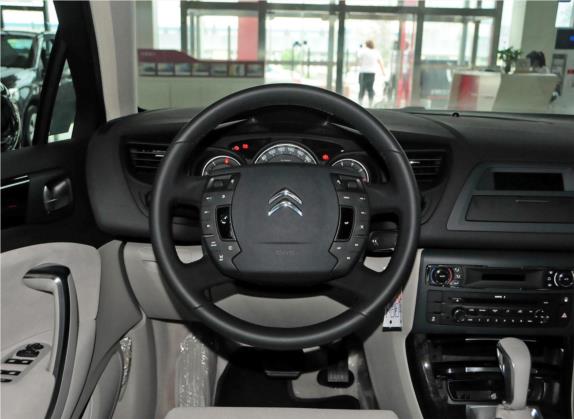 雪铁龙C5 2014款 2.0L 自动尊悦型 中控类   驾驶位