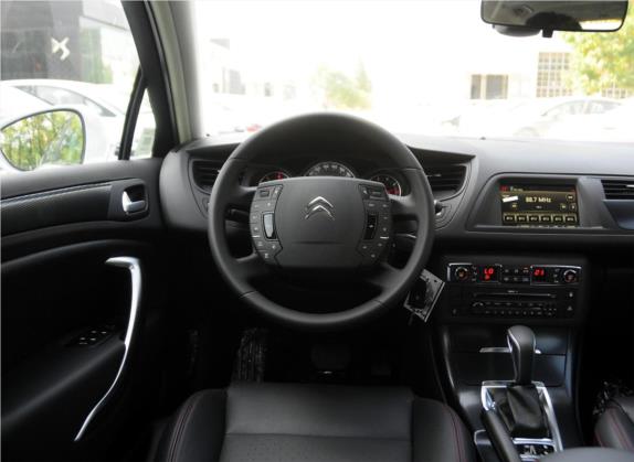 雪铁龙C5 2014款 1.6T 自动尊享型 中控类   驾驶位