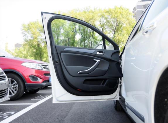 雪铁龙C5 2014款 1.6T 自动尊享型 车厢座椅   前门板