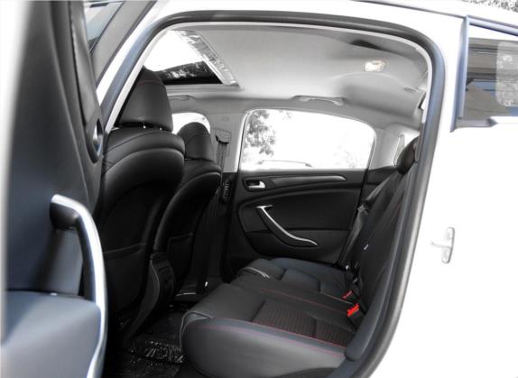 雪铁龙C5 2014款 1.6T 自动尊贵型 车厢座椅   后排空间