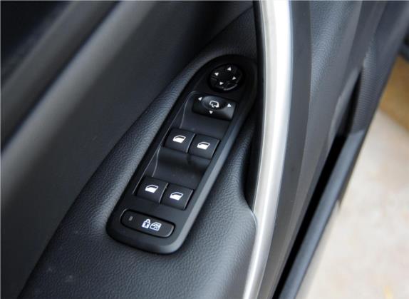 雪铁龙C5 2014款 1.6T 自动尊贵型 车厢座椅   门窗控制