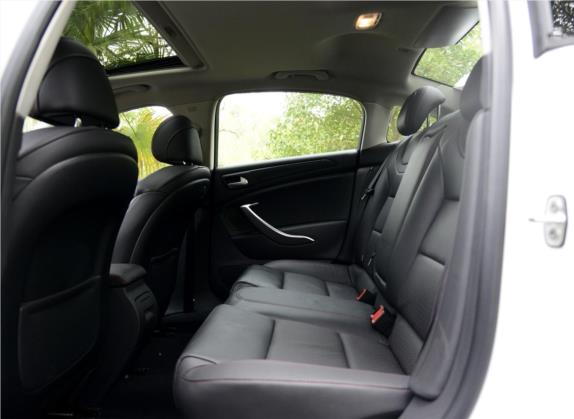 雪铁龙C5 2016款 1.8T 自动豪华型 车厢座椅   后排空间