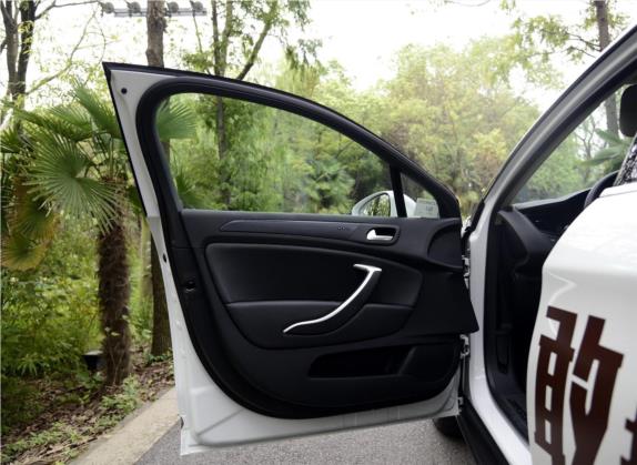 雪铁龙C5 2016款 1.8T 自动豪华型 车厢座椅   前门板