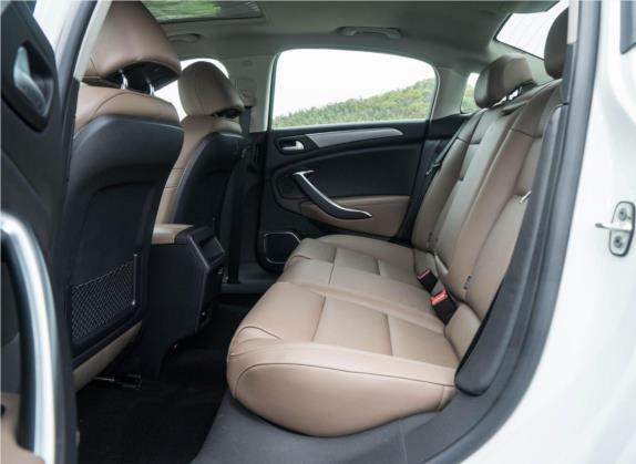 雪铁龙C5 2017款 380THP 自动尊贵型 车厢座椅   后排空间