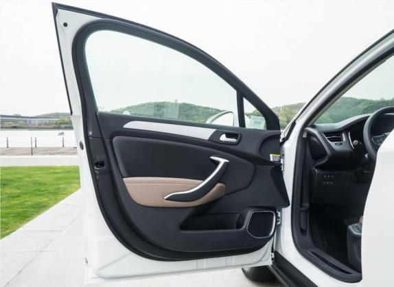雪铁龙C5 2017款 380THP 自动尊贵型 车厢座椅   前门板