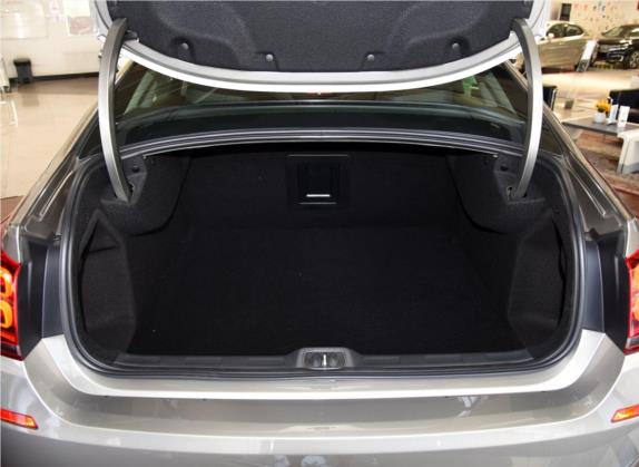 雪铁龙C5 2017款 350THP 自动豪华型 车厢座椅   后备厢