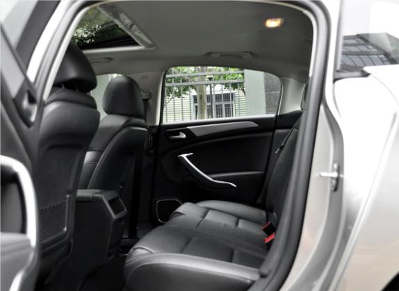 雪铁龙C5 2017款 380THP 自动豪华型 车厢座椅   后排空间