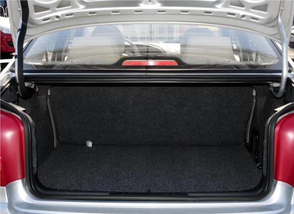 爱丽舍 2011款 三厢 1.6L 手动科技型 车厢座椅   后备厢