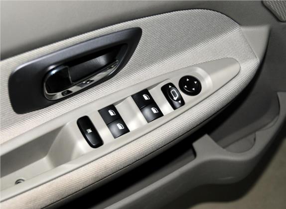 爱丽舍 2012款 三厢 1.6L 手动科技型 车厢座椅   门窗控制
