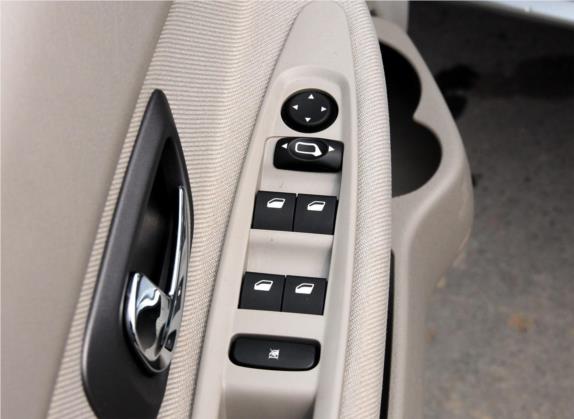 爱丽舍 2013款 三厢经典 1.6L 手动科技型 车厢座椅   门窗控制