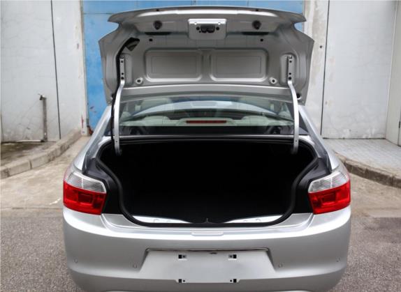爱丽舍 2014款 1.6L 自动豪华型 车厢座椅   后备厢