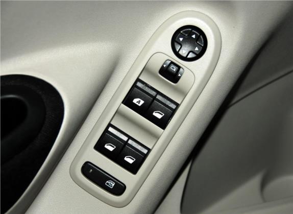 爱丽舍 2014款 1.6L 自动时尚型 车厢座椅   门窗控制