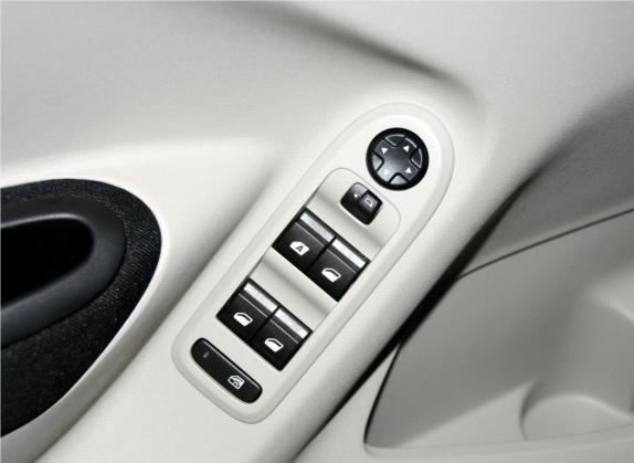 爱丽舍 2014款 1.6L 手动舒适型 车厢座椅   门窗控制