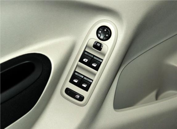 爱丽舍 2014款 1.6L 自动舒适型 车厢座椅   门窗控制