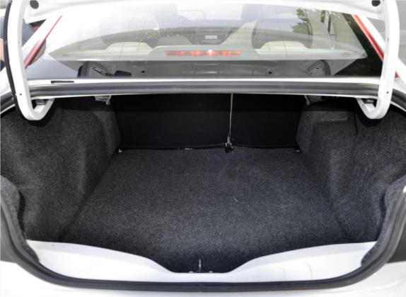 爱丽舍 2014款 WTCC纪念版 1.6L 手动舒适型 车厢座椅   后备厢