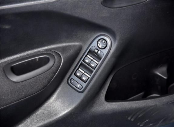 爱丽舍 2016款 1.6L 自动时尚型 车厢座椅   门窗控制