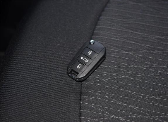 爱丽舍 2016款 1.6L 手动舒适型 其他细节类   钥匙