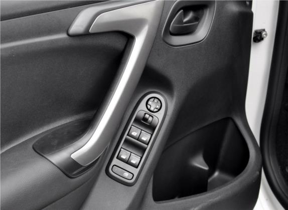 爱丽舍 2018款 1.6L 自动时尚型 车厢座椅   门窗控制