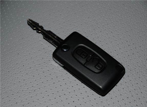 雪铁龙C4 Aircross(进口) 2012款 2.0L 两驱豪华版 其他细节类   钥匙