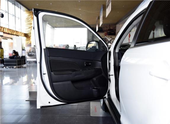 雪铁龙C4 Aircross(进口) 2013款 2.0L 两驱进取版 车厢座椅   前门板