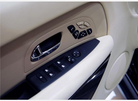雪铁龙C6(进口) 2005款 3.0 豪华版 车厢座椅   门窗控制