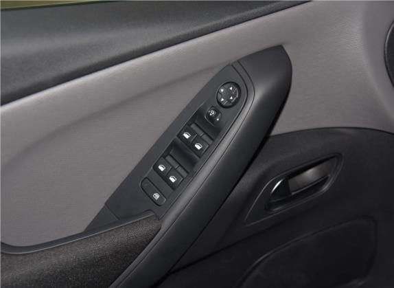 C4 PICASSO 2015款 1.6T 时尚型 5座 车厢座椅   门窗控制
