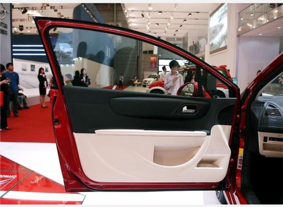 雪铁龙C4 2006款 1.6 豪华天窗型 车厢座椅   前门板