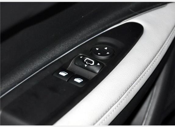 雪铁龙C4 2009款 1.6T VTS 车厢座椅   门窗控制