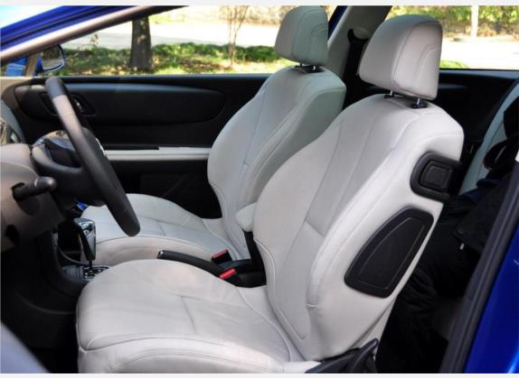 雪铁龙C4 2009款 1.6T 豪华版 车厢座椅   前排空间