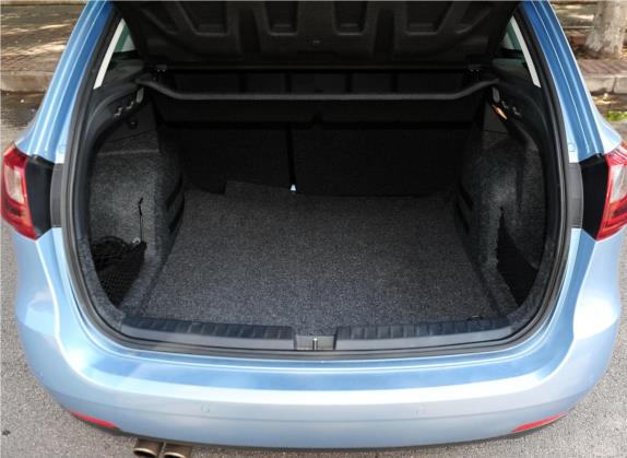 伊比飒 2013款 1.4TSI 旅行版FR 车厢座椅   后备厢