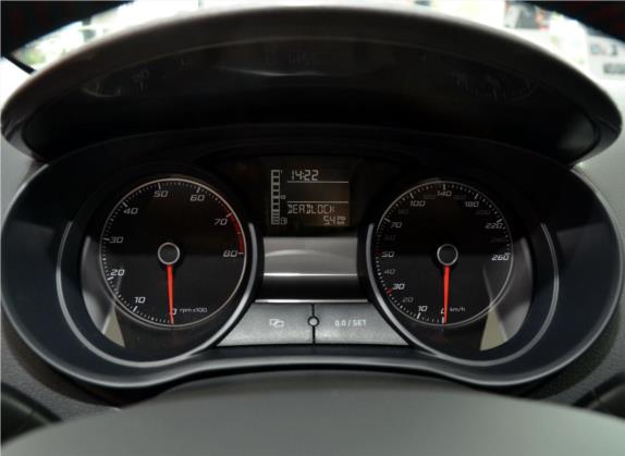 伊比飒 2013款 1.4TSI 旅行版FR 中控类   仪表盘