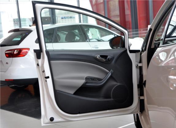 伊比飒 2013款 1.2TSI 5门版Style 车厢座椅   前门板