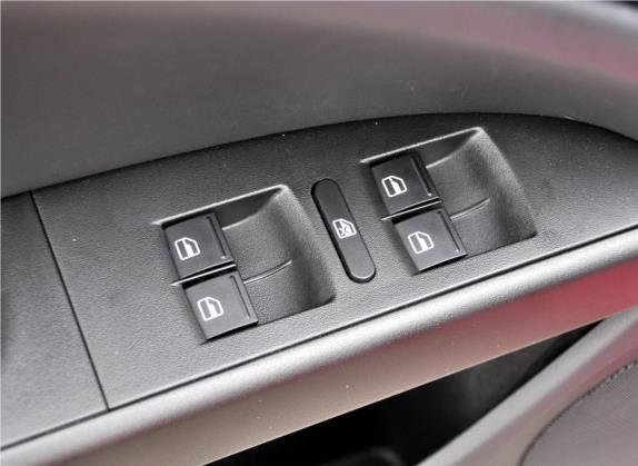 LEON 2012款 2.0TSI CUPRA 车厢座椅   门窗控制