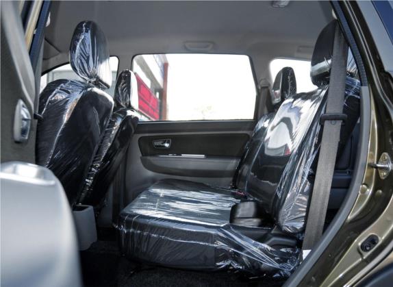 森雅S80 2013款 1.5L 手动5座都市时尚版 车厢座椅   后排空间