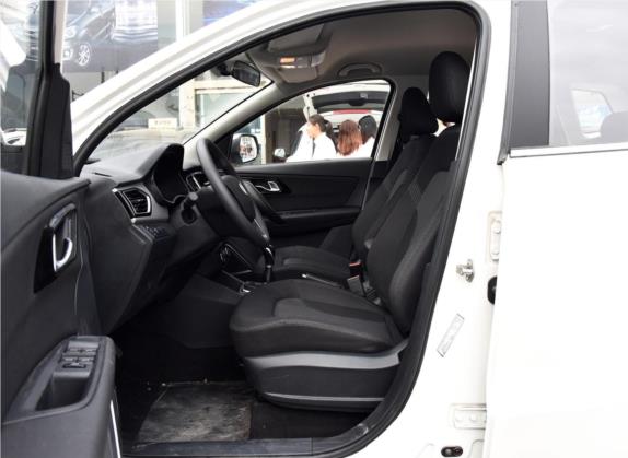 森雅R7 2016款 1.6L 手动舒适型 车厢座椅   前排空间