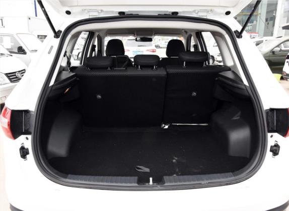 森雅R7 2016款 1.6L 手动舒适型 车厢座椅   后备厢