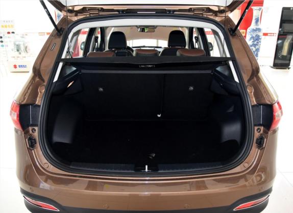 森雅R7 2016款 1.6L 手动豪华型 车厢座椅   后备厢