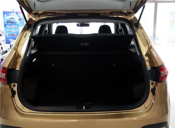 森雅R7 2016款 1.6L 自动豪华型 车厢座椅   后备厢