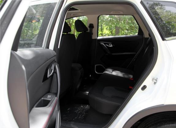 森雅R7 2017款 1.6L 手动舒适型 车厢座椅   后排空间