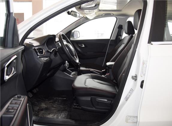 森雅R7 2017款 1.6L 手动豪华型 车厢座椅   前排空间