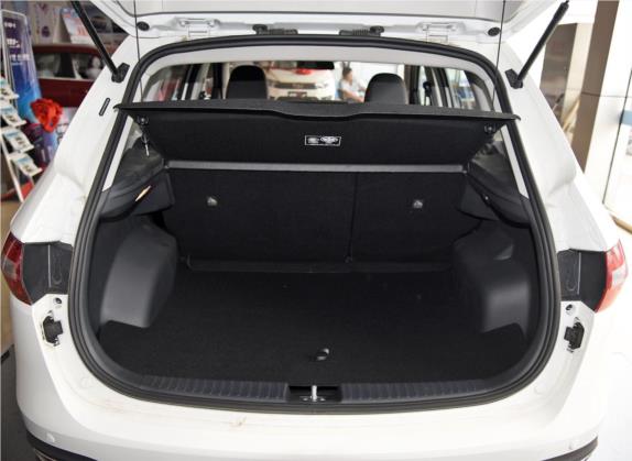 森雅R7 2017款 1.6L 手动豪华型 车厢座椅   后备厢