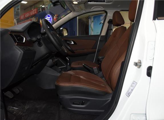 森雅R7 2017款 1.6L 手动智能型 车厢座椅   前排空间