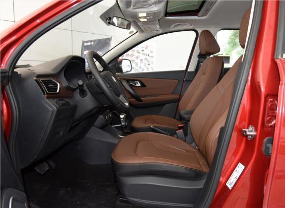 森雅R7 2017款 1.6L 自动豪华型 车厢座椅   前排空间
