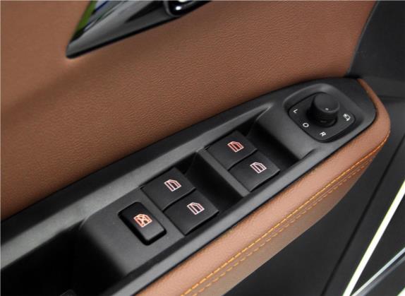 森雅R7 2017款 1.6L 自动旗舰型 车厢座椅   门窗控制